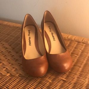 Dirty Laundry Round Toe Wedges